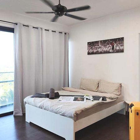 Almas Suites Poolview Netflix 100Mbps Bystay Nusajaya  Exteriör bild